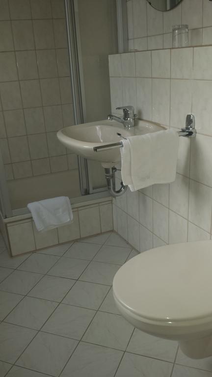 Hotel Restaurant Platamon Feuchtwangen Quarto foto